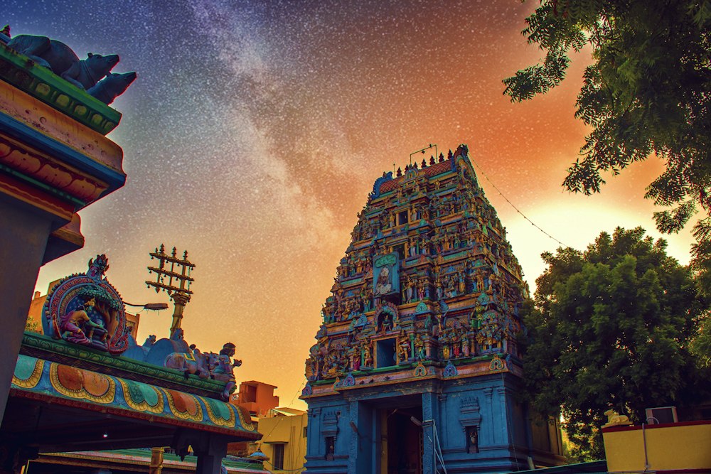 मंदिर स्थापत्य कला के रहस्य: नागर और द्रविड़ शैली के शिखरों में छिपा ज्यामितीय और खगोलीय ज्ञान
